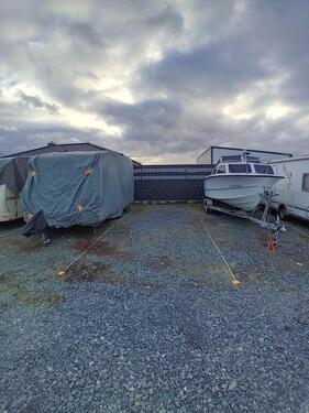 Foto - Stellplatz Wohnwagen Wohnmobil Boot PKW Anhänger Traktor