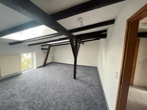 Foto - 3. Zimmer Dachgeschoss Wohnung - 480,00&nbsp;EUR Kaltmiete, ca.&nbsp; 74,00&nbsp;m&sup2;