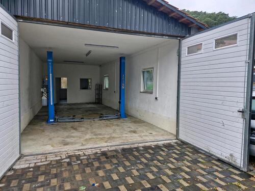 Foto - Werkstatt mit Hebebühne 35094 Lahntal
