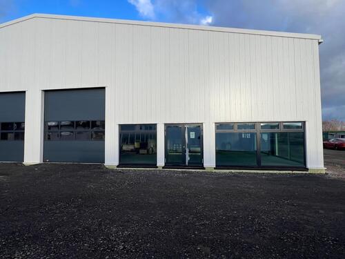 Foto - Ausstellung Gewerbehalle Halle Lager 300m² - 425m² + Freifläche