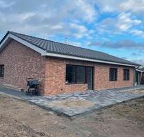 Wunderschön sanierter Bungalow mit großem Garten in ruhiger Lage - Reinfeld (Holstein)