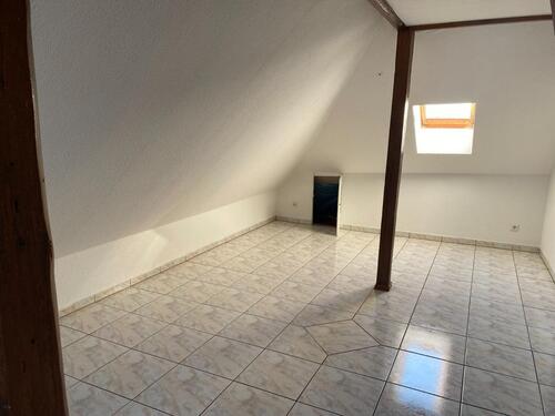 Foto - Dachgeschosswohnung, 3 Zi., Küche, Diele, Bad
