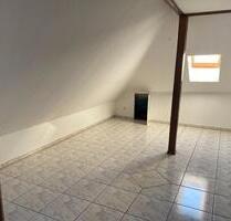 Dachgeschosswohnung, 3 Zi., Küche, Diele, Bad - Solingen Mitte
