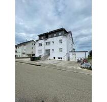 sanierte 4 Zimmer Wohnung, 125 qm, in Neuried - Altenheim, Balkon