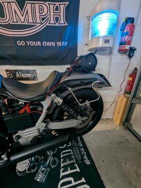 Foto - Motorrad Stellplatz in einer Garage, Berlin-Friedrichsfelde
