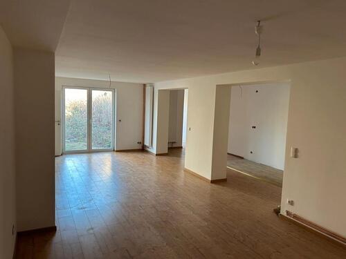 Foto - 3 Zimmer Wohnung – 105 m² + 45 m² Terrasse + Garten – 1382 € warm