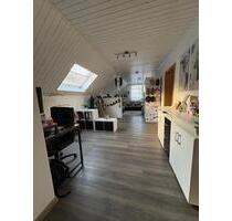 Naturnahe 1,5-Zimmer-Dachgeschosswohnung mit Balkon & Stellplatz - Wächtersbach