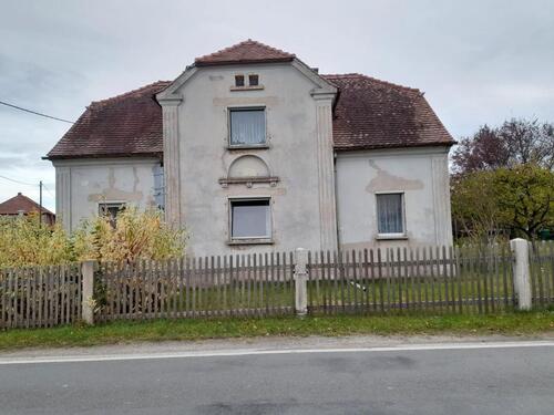 Foto - Haus, mit Nebengelass zu verschenken