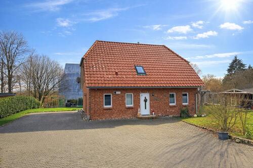 Foto - Einfamilienhaus mit Sauna in ruhiger Lage & zus. Baugrundstück