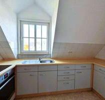 Sofort frei! Schöne 2,5-Zi.-Maisonettewohnung mit Loggia - Altbaucharme in zentraler Lage - Winterbach