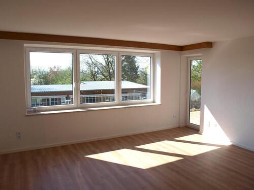 Foto - Ältere 3,5-Zi.-EG-Wohnung mit Südterrasse - teilrenoviert