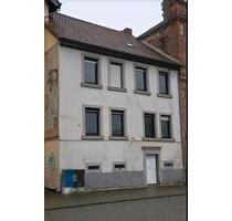 Zwei Familien Haus mit Garage und - Sankt Ingbert