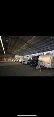 Foto - Wohnmobil Stellplatz Wohnwagen Stellplatz Garage