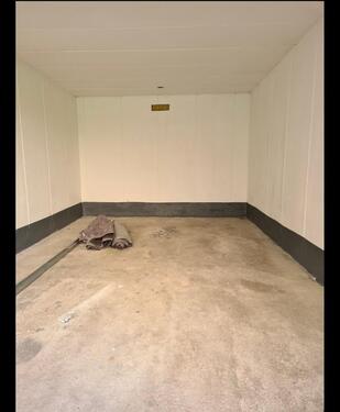 Foto - GARAGE ABGESCHLOSSEN AM RÖDELHEIMER SBUS BAHNHOF BREITLACHERSTR 79 120., MWST AUSWEISBAR !!