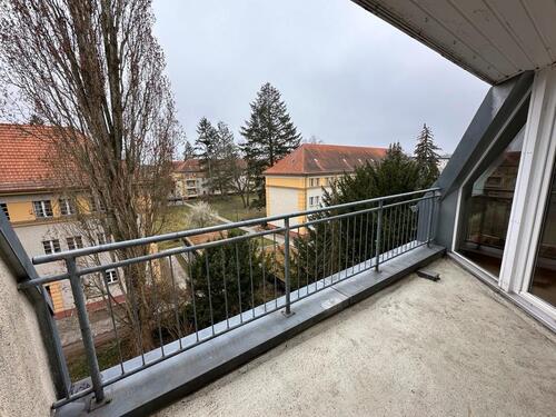 Foto - Lichtdurchflutetes Dachgeschossjuwel: 2 ZKB, sofort bezugsfrei