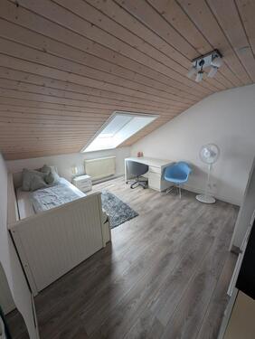 Foto - 4 Zimmer Dachgeschoßwohnung zur Miete in Stuttgart