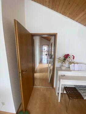 Foto - Helle Dachwohnung mit Balkon in ruhiger Lage von Schemmerberg