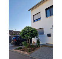 Moderne Doppelhaushälfte mit Garten bei Marbach am Neckar
