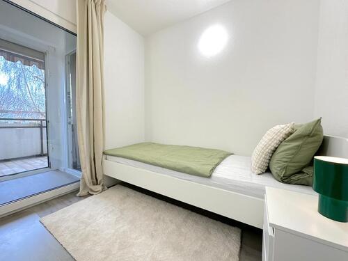 Foto - Frisch möblierte Zimmer in 3er-WG frei – Balkon & top Lage