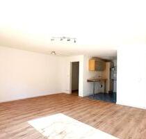 Ruhig wohnen am Schutterlindenberg: 2,5-Zimmer-Wohnung mit separatem Eingang & Stellplatz - Lahr (Schwarzwald)