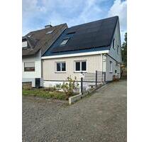 familienfreundliche, provisionsfreie Doppelhaushälfte mit PV - Siegburg