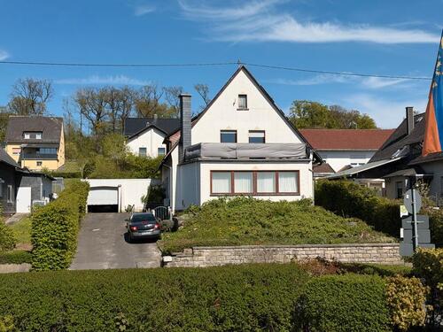 Foto - 9 Zimmer Mehrfamilienhaus, Wohnhaus zum Kaufen in Rennerod