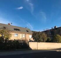 Bewohntes Haus mit traditioneller Kneipe, 4 Garagen und v.m. - Bad Lausick