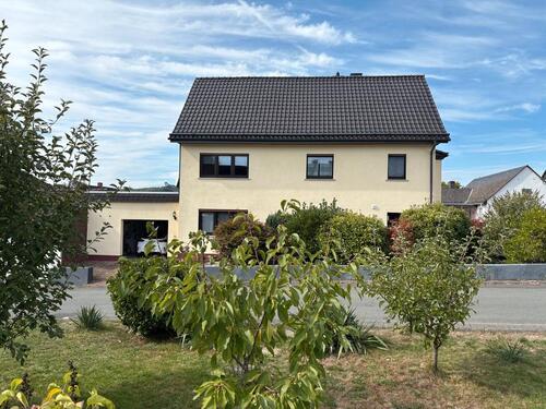 Foto - 1 Familienhaus mit viel Platz fertig zum Einzug (provisionsfrei)