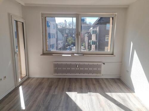 Foto - Renovierte 4-Zimmer-Wohnung mit Balkon zu vermieten!