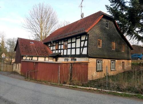 Foto - Einfamilienhaus mit Grundstück, sanierungsbedürftig