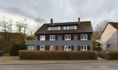 Foto - Schönes Mehrfamilienwohnhaus mit Scheune und Garten