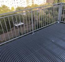 2-Zimmer Wohning mit Einbauküche und Balkon. Zentrum - Brandenburg an der Havel