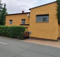 Einfamilienhaus mit Nebengelass und Garage mit kleinem Grundstück - Kraftsdorf