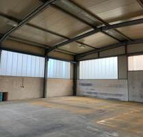 Lagerhalle mit Portalkran in Ottendorf-Okrilla