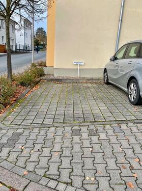 Foto - Pkw Stellplatz zu vermieten - 30,00 EUR Miete,