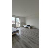 Klimaanlage, Einbauküche, Balkon - 2 Zimmer-Wohnung - Bad Dürrenberg