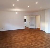 Kernsanierte 114 m² 4-Zimmer-Whg ab 01.06.2026 Balkon Mieterstrom - Waldbüttelbrunn