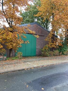 Foto - Anhänger oder Motorrad, Hallenstellplatz