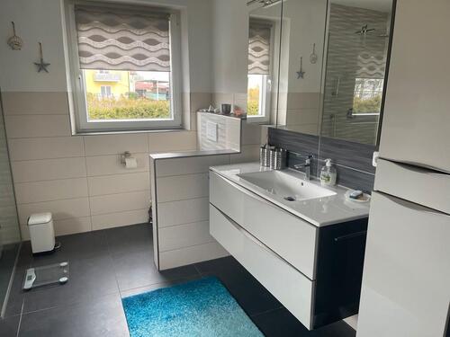 Foto - Helle moderne 3-Zimmer EG Wohnung (teilmöbliert)