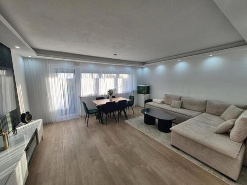 Foto - Attraktive 4-Zimmer-Wohnung mit Balkon, Garage & Garten