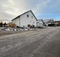 4-Zimmer-Dachgeschosswohnung mit Balkon, Garten & Garage - Bartholomä