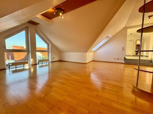 Foto - 2,5 Zimmer DG Wohnung mit Gäste-WC, Einbauküche und Stellplatz