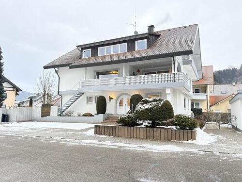 Foto - Sofort verfügbare Gewerbeeinheit mit drei KFZ-Stellplätzen im Freien