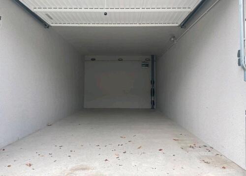 Foto - Garage mit Strom zu vermieten, Täubchenweg 71, 04317 Leipzig!