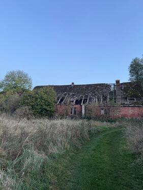 Foto - Grundstück und Gebäude - 23.800,00&nbsp;EUR Kaufpreis, ca.&nbsp; 200,00&nbsp;m&sup2;