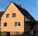 Foto - Ein-Zweifamilienhaus mit Wintergarten, 2 Garagen und Stallgebäude