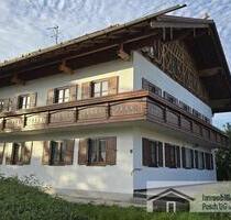 Neu renovierte Traumwohnung im Bauernhaus. 4,5Zi, Wk, 170m² Wfl,, 2 Balkone, großer Garten - Isen