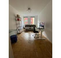 top gepflegte 2-Zimmer-Wohnung im Nibelungenviertel +++ mit Balkon, Parkett & Einbauküche +++ - Nürnberg Hasenbuck