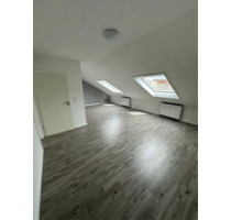 Moderne & helle 2-Zimmer DG Wohnung in Rastatt mit Stellplatz