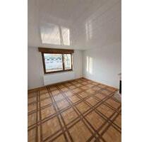 Attraktive Erdgeschosswohnung (+3 Garagen und Wintergarten) - Essen Stadtbezirk IV